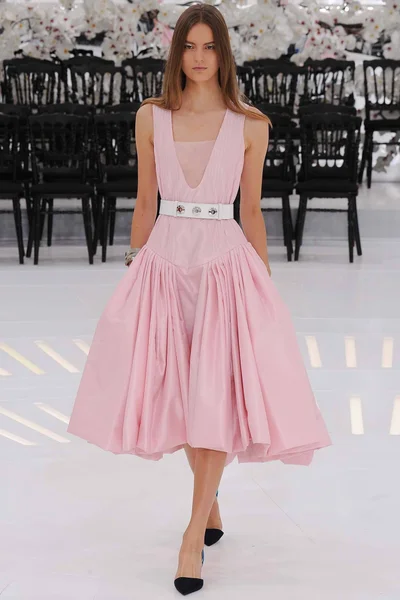 Look 17